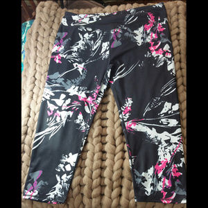 Fabletics Pretty Punk Print Capris